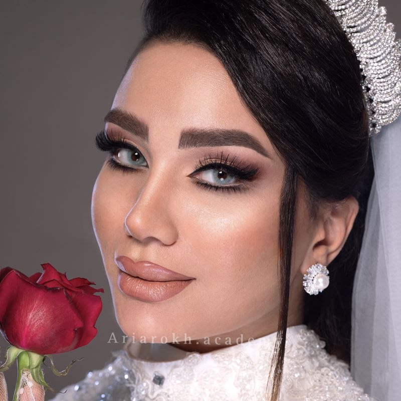 میکاپ تخصصی و گریم عروس 810
